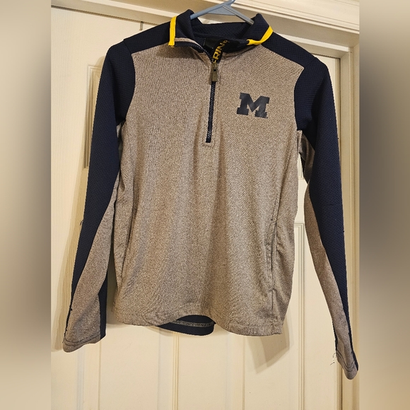 Gen2 Other - Michigan Wolverines Quarter-zip pullover.  Size: M 10/12.